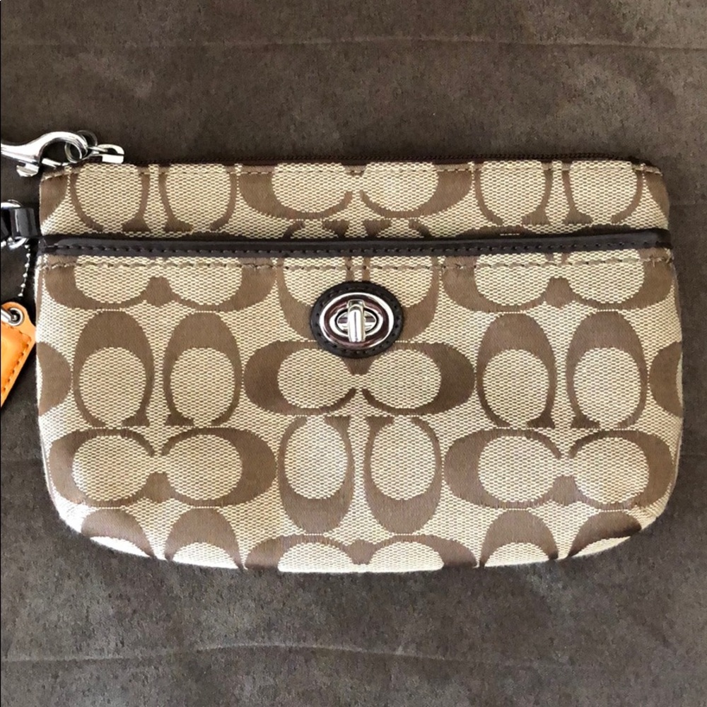 Women’s Coach Wristlet Clutch Purse